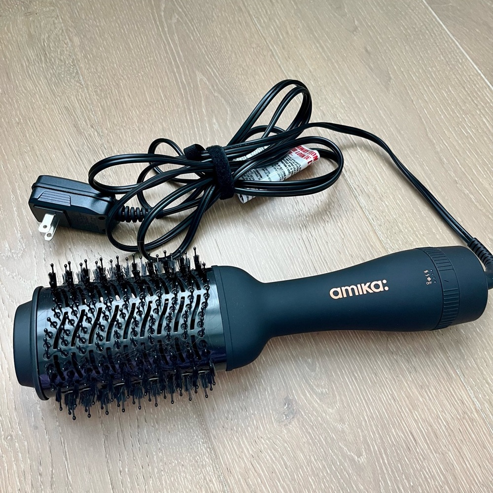 Amika 2-in-1 Hair Styling Tool - Dryer and Brush